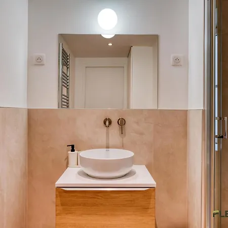 Charming 2-bedroom With Living 47 M 9e *