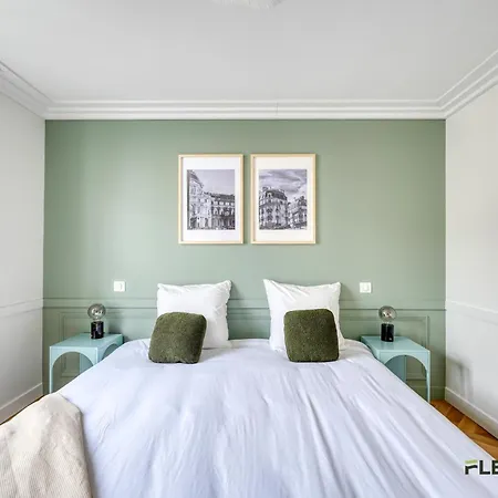 Charming 2-bedroom With Living 47 M 9e *