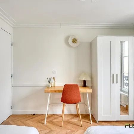 Charming 2-bedroom With Living 47 M 9e *
