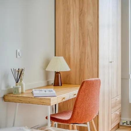 Charming 2-bedroom With Living 47 M 9e Apartamento *